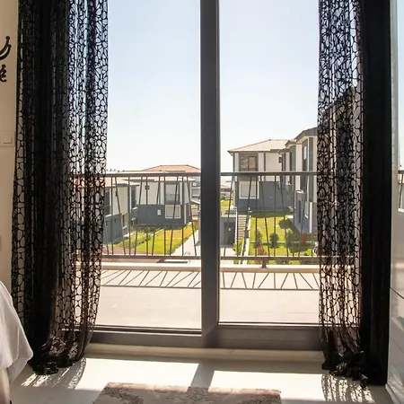 Apartment Amazing House With Shared Pool And Backyard Surrounded By Nature In Seferihisar, Izmir